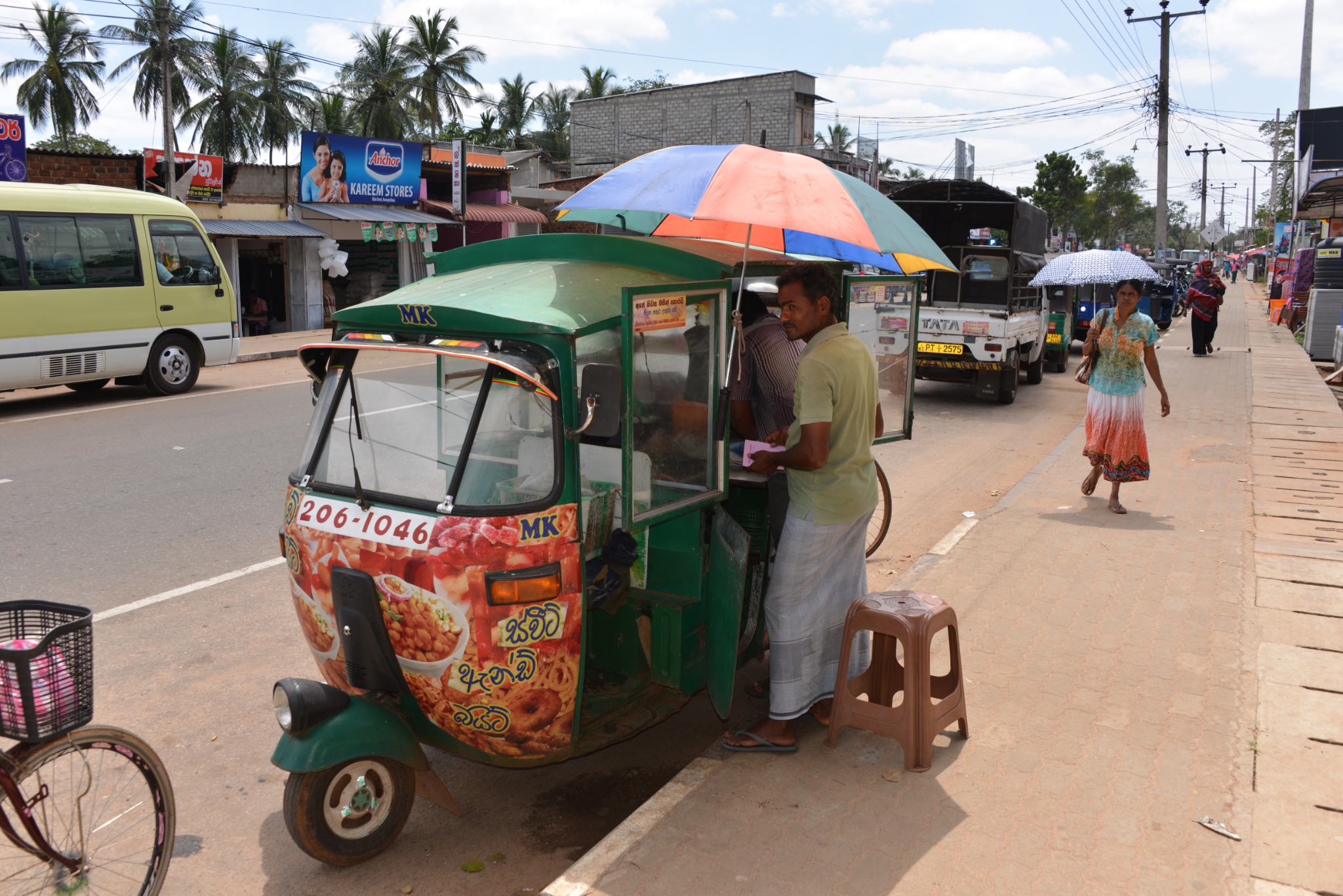 Tuk-Tuk und Straßenleben in Sri Lanka, 2016