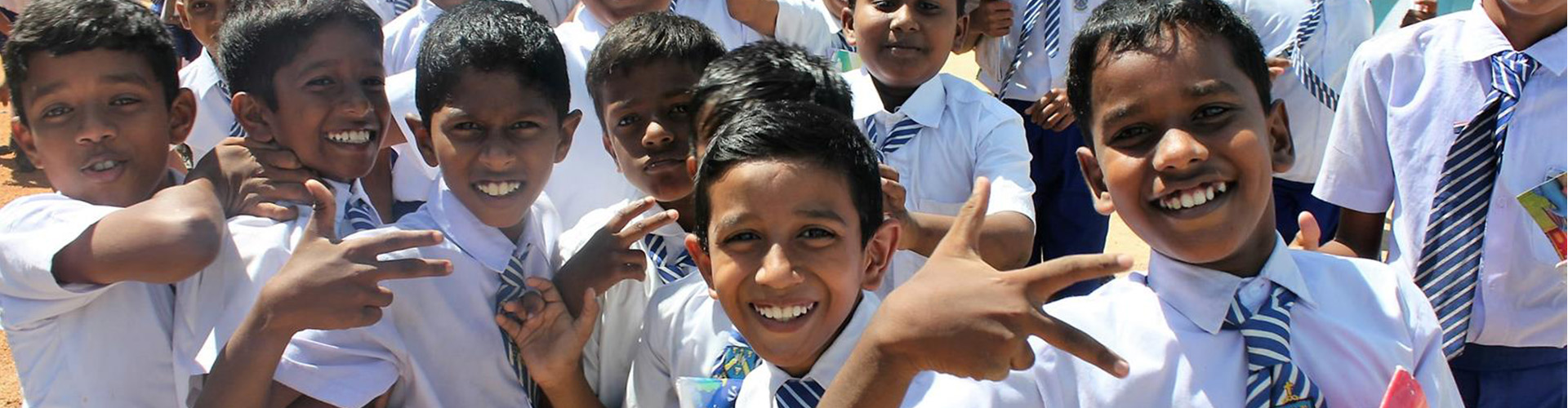 Schüler des unterstützten Colleges in Sri Lanka